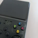 Recensione della console per videogiochi portatile retrò R36S