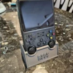 Reseña fotográfica de la consola de videojuegos portátil retro R36S