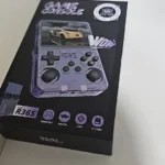 Recensione della console per videogiochi portatile retrò R36S