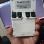 Recensione della console per videogiochi portatile retrò R36S