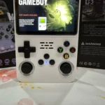 Recensione della console per videogiochi portatile retrò R36S